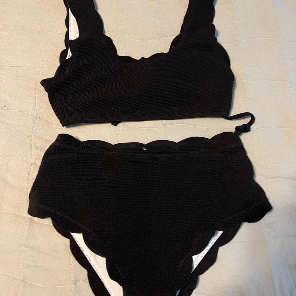 Black Scallop High-Waist Bikini Set
